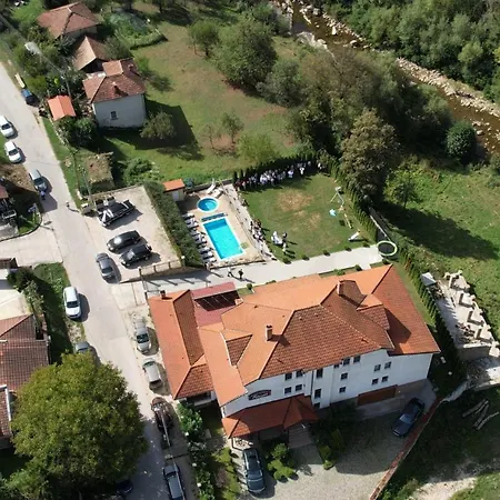 пролет Penzion