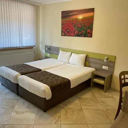 пролет Guest house *